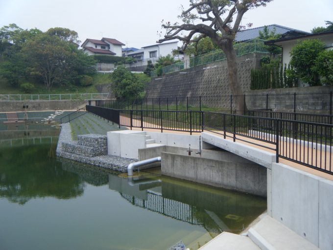 東区の山口新池の整備工事