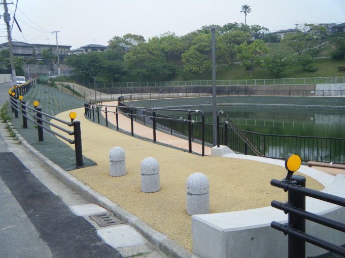 東区の山口新池の整備工事